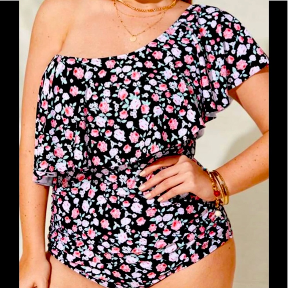 One shoulder flounce / ruffle swimsuit 2X